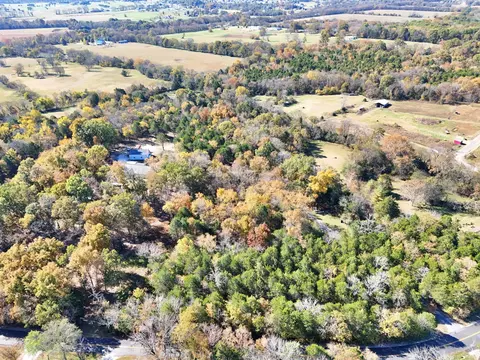 516 Chipman Rd, Bethpage, TN 37022 photo 5