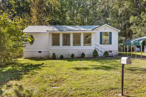 415 Hickory St, Rossville, GA 30741