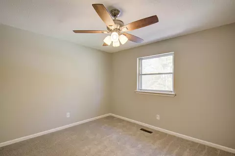 Bedroom - 1728 Crabtree Rd, Hixson, TN 37343 photo 4 of 7
