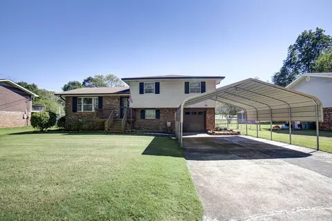 1728 Crabtree Rd, Hixson, TN 37343 photo 1