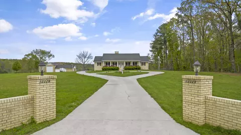 12229 Red Clay Rd, Apison, TN 37302