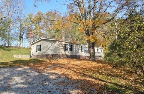 2050 Whispering Winds Dr, Greenbrier, TN 37073