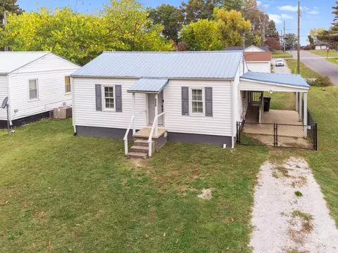 335 Oakwood Rd, Tullahoma, TN 37388