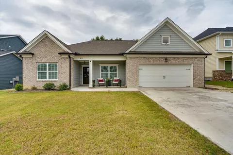 68 Winchester Dr, Fort Oglethorpe, GA 30742
