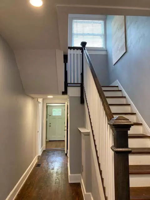 Entry Way - 1018 N Maple St, Murfreesboro, TN 37130 photo 11 of 15