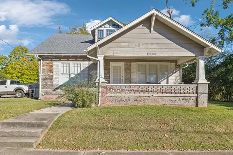Exterior - 1018 N Maple St, Murfreesboro, TN 37130 photo 3 of 13