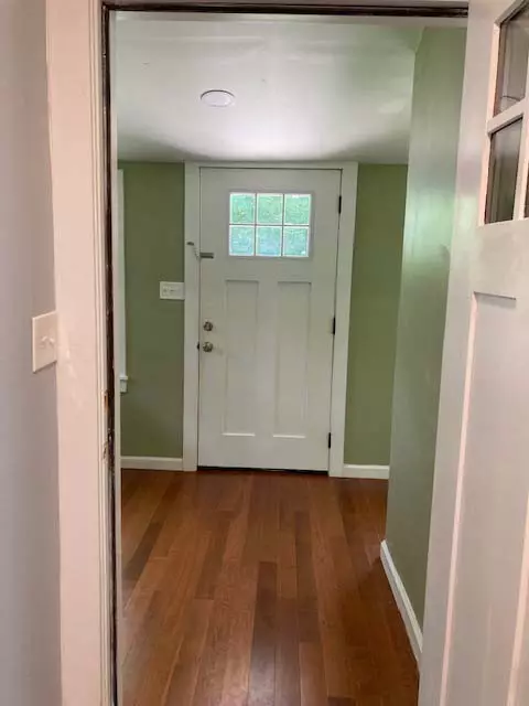 Entry Way - 1018 N Maple St, Murfreesboro, TN 37130 photo 14 of 15