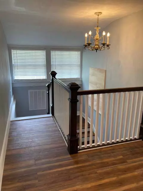 Entry Way - 1018 N Maple St, Murfreesboro, TN 37130 photo 5 of 15