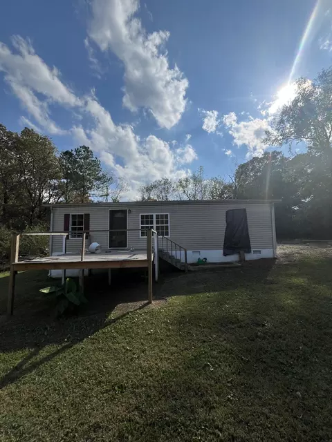 310 E 5th St, Parsons, TN 38363
