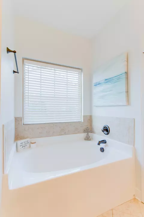 Bath - 3016 Fallswood Dr, Murfreesboro, TN 37129 photo 3 of 7