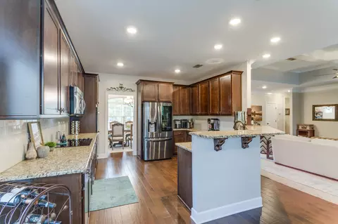 Kitchen - 3016 Fallswood Dr, Murfreesboro, TN 37129 photo 6 of 7