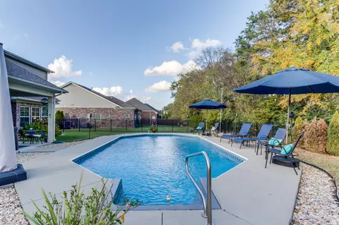Exterior - 3016 Fallswood Dr, Murfreesboro, TN 37129 photo 9 of 13