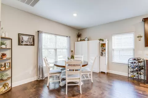 Dining - 3016 Fallswood Dr, Murfreesboro, TN 37129 photo 4 of 6
