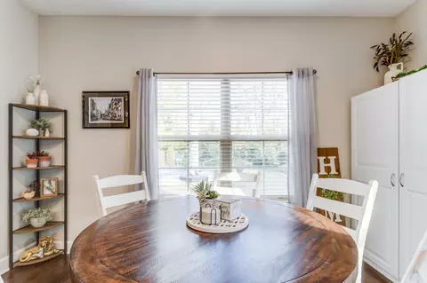 Dining - 3016 Fallswood Dr, Murfreesboro, TN 37129 photo 5 of 6