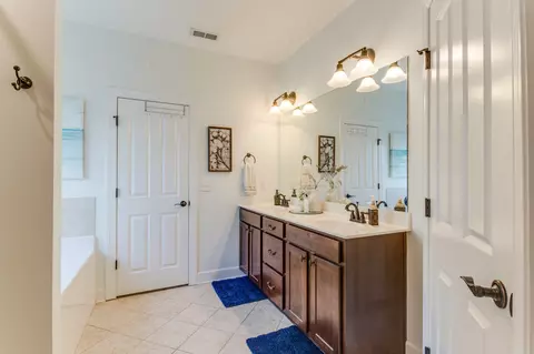 Bath - 3016 Fallswood Dr, Murfreesboro, TN 37129 photo 5 of 7