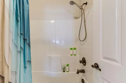 Bath - 3016 Fallswood Dr, Murfreesboro, TN 37129 photo 7 of 7