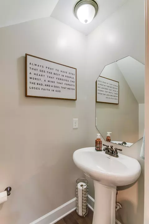 Bath - 3016 Fallswood Dr, Murfreesboro, TN 37129 photo 1 of 7