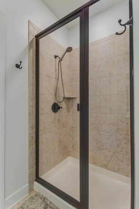 Bath - 3016 Fallswood Dr, Murfreesboro, TN 37129 photo 4 of 7