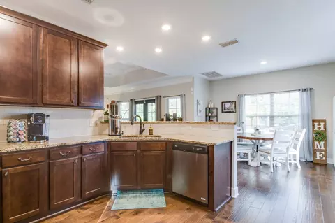 Kitchen - 3016 Fallswood Dr, Murfreesboro, TN 37129 photo 2 of 7