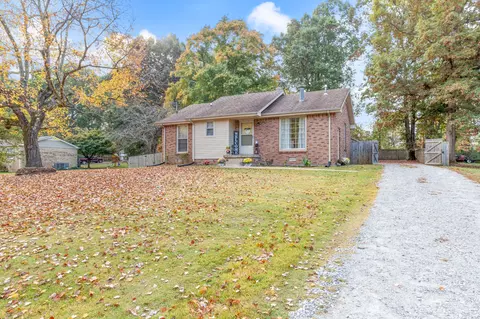 110 Nottingham Rd, Dickson, TN 37055