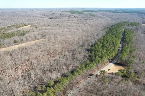 1 Canaan Rd, Lawrenceburg, TN 38464