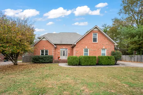 706 Shady Grove Dr, Murfreesboro, TN 37128