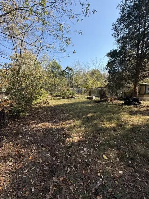 904 Center Rd, Clarksville, TN 37042