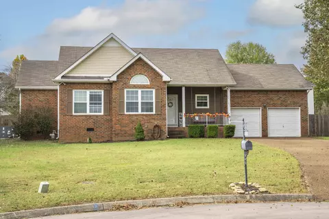 2805 Cattle Trace Cir, Spring Hill, TN 37174