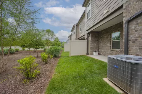 Exterior - 555 Gresham Ln #4A, Murfreesboro, TN 37129 photo 6 of 6