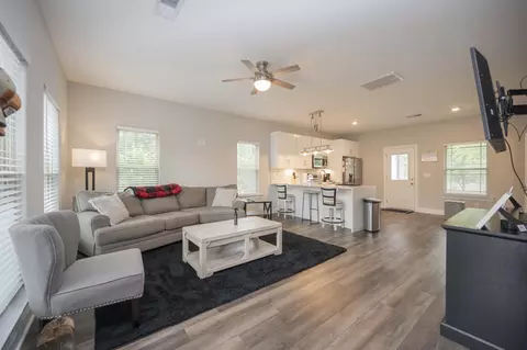 Living - 555 Gresham Ln #4A, Murfreesboro, TN 37129 photo 1 of 2