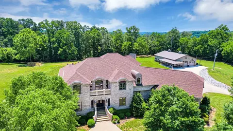 2061 Mcmahan Hollow Rd, Pleasant View, TN 37146