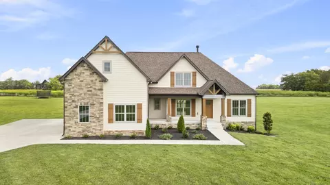 537 Clearview Rd, Cottontown, TN 37048