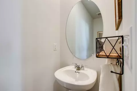 Bath - 4220 Oswin Dr, Murfreesboro, TN 37129 photo 1 of 4