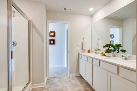 Bath - 4220 Oswin Dr, Murfreesboro, TN 37129 photo 3 of 4