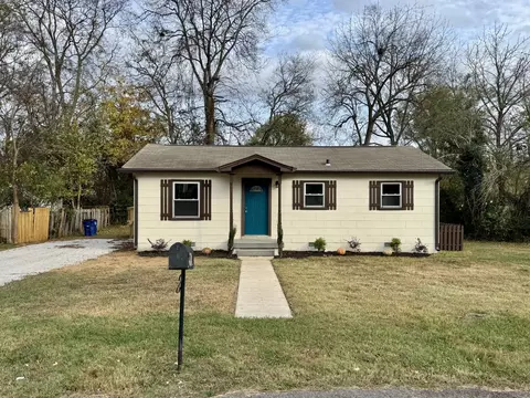 912 Smith St, Shelbyville, TN 37160