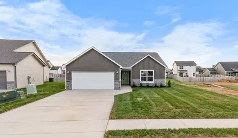 1430 Dan Brown Dr, Clarksville, TN 37042