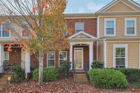 6743 Sunnywood Dr, Nashville, TN 37211
