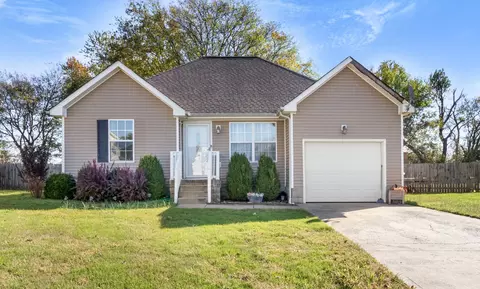 206 Alysheba Ct, Oak Grove, KY 42262