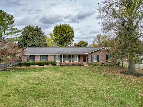 300 Hilltop Dr, Columbia, TN 38401
