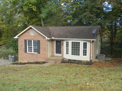 1717 Winding Way Dr, White House, TN 37188