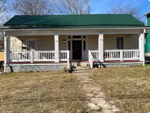 1112 S High St, Columbia, TN 38401
