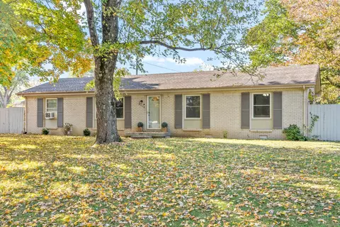 2210 Pendleton Dr, Clarksville, TN 37042