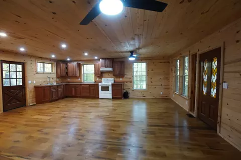 Living - 188 Woods Rd, Dover, TN 37058 photo 1 of 4