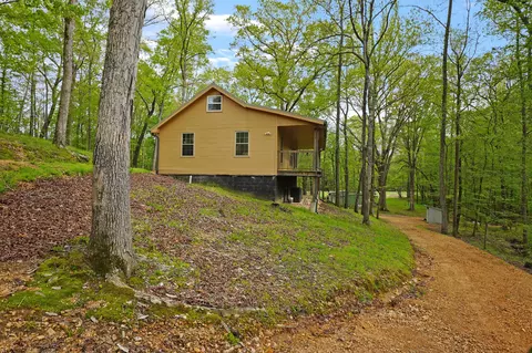 188 Woods Rd, Dover, TN 37058