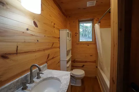 Bath - 188 Woods Rd, Dover, TN 37058 photo 1 of 1