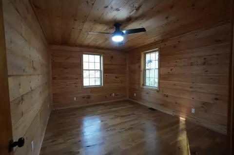 Bedroom - 188 Woods Rd, Dover, TN 37058 photo 2 of 2