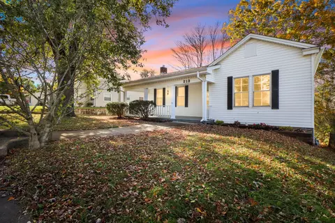 213 Walnut St, Springfield, TN 37172