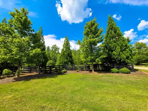 300 Caney View Crive, Harriman, TN 37748