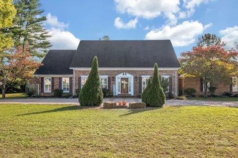 501 Douglas Dr, Lawrenceburg, TN 38464