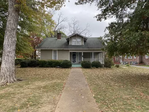 112 Maple St, Bell Buckle, TN 37020